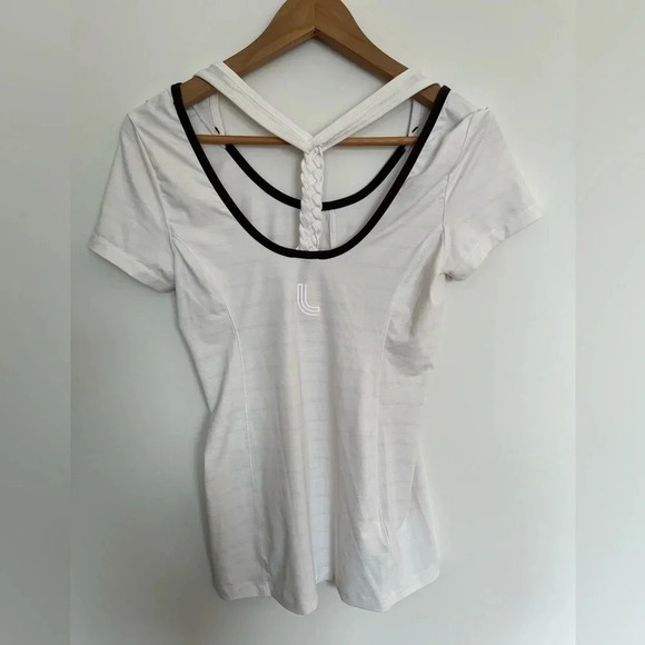5/20$ Lolë T-Shirt top off the shoulder sleeve with braided back - Picture 3 of 8